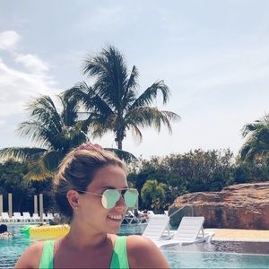 Meet your Posher, Brianne